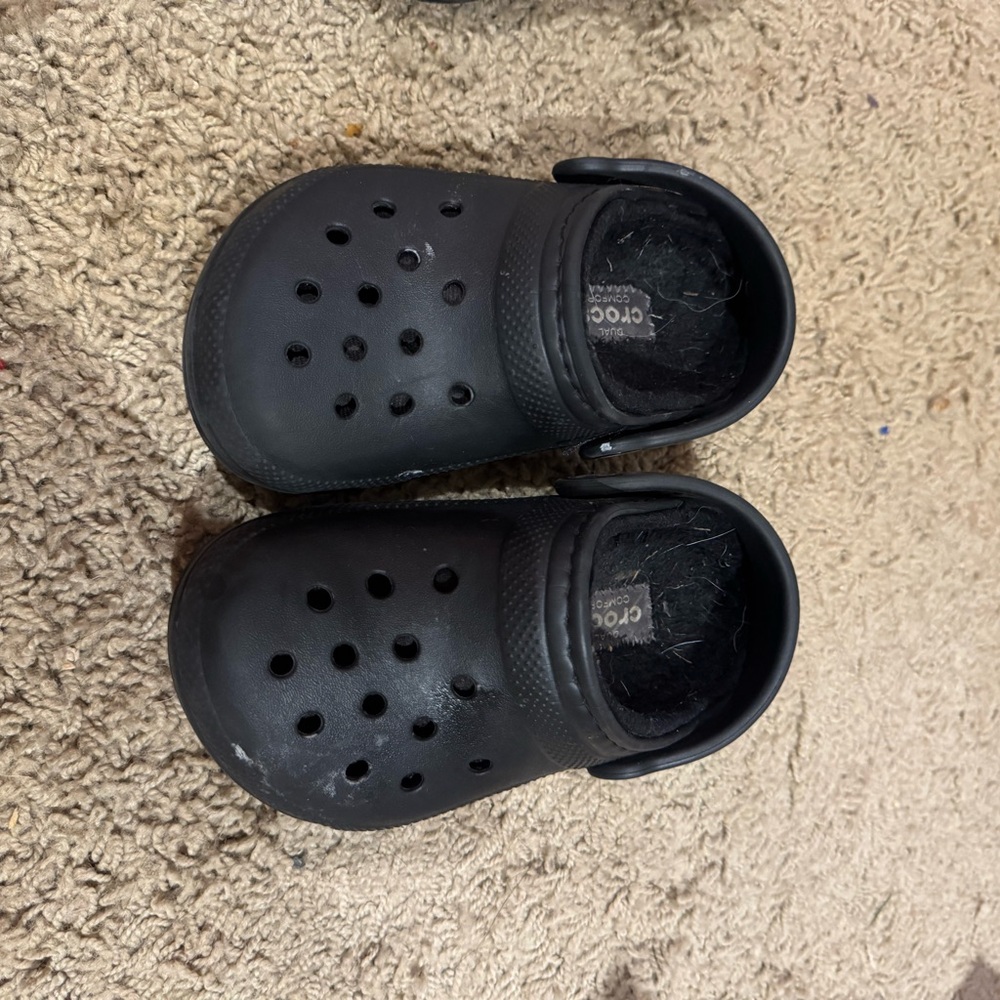 Toddler crocs